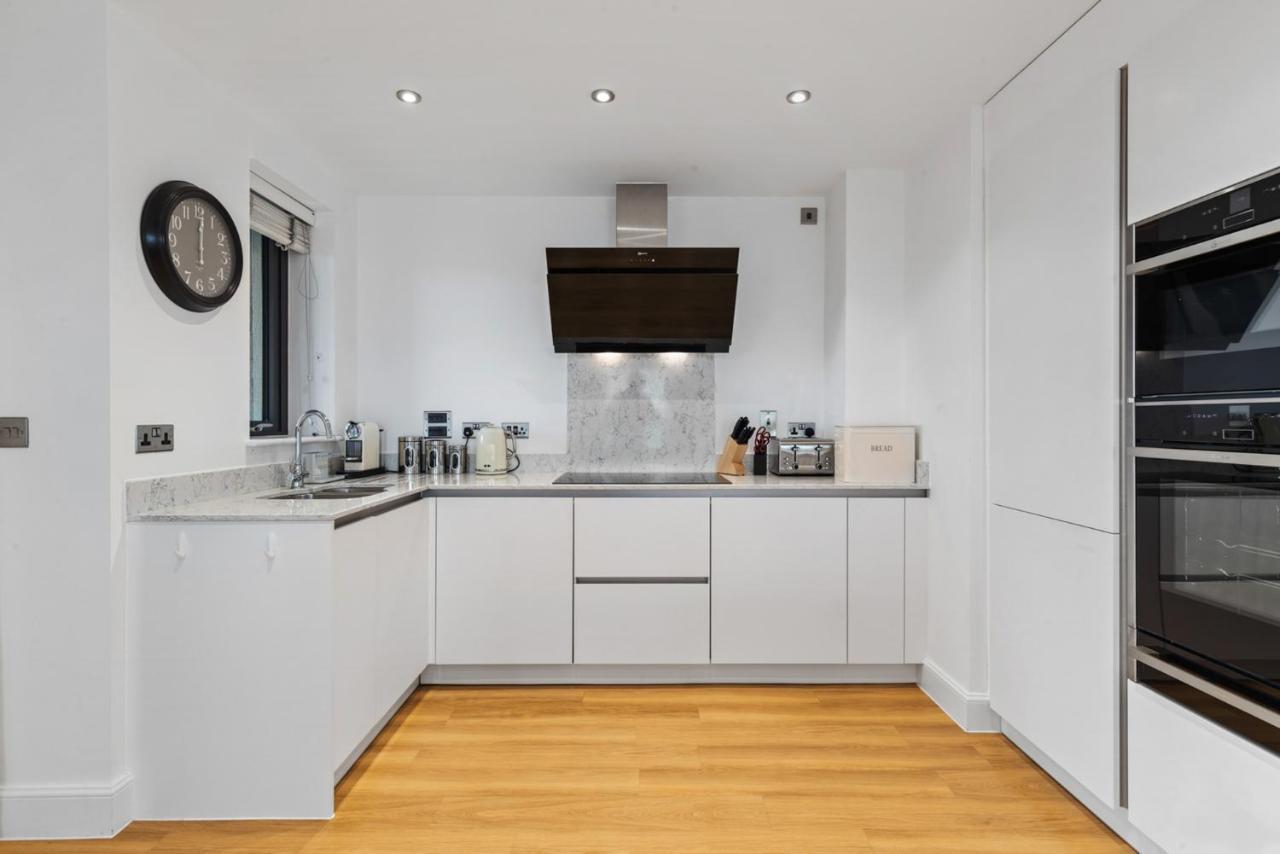 Apartment 8 Waterstone House - Luxury Apartment, Sea Views, Pet Friendly 텐비 외부 사진